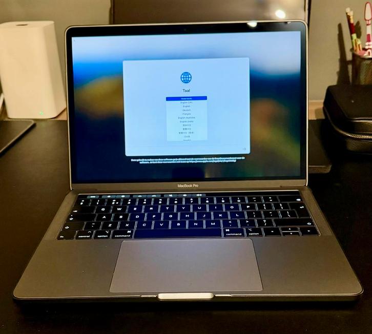 MacBook Pro 13 inch 2019, Computers en Software, Apple Macbooks, Zo goed als nieuw, 13 inch, 2 tot 3 Ghz, Ophalen