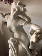 Biskwie Beeld Vrouw op Boomstronk, Antiek en Kunst, Kunst | Beelden en Houtsnijwerken, Ophalen