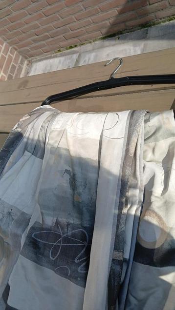 gordijnen beschikbaar voor biedingen