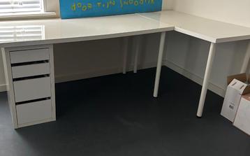 Bureau  beschikbaar voor biedingen