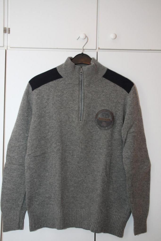 Napapijri trui grijs met donkerblauw accent. Maat Medium., Kleding | Heren, Truien en Vesten, Zo goed als nieuw, Maat 48/50 (M)