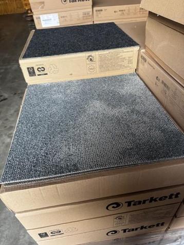 Desso Serene 9960 grijs (nieuw) 50x50 tapijttegels beschikbaar voor biedingen