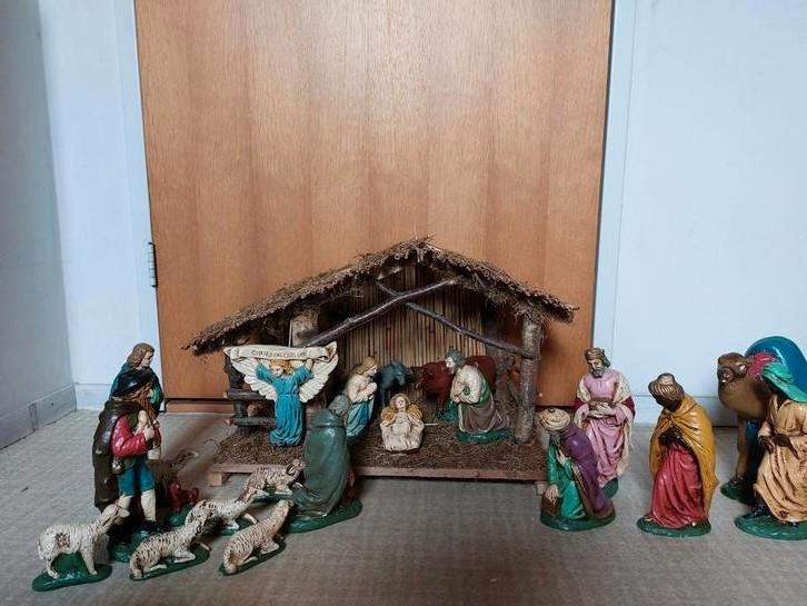 kerststal met beeldengroep, Diversen, Kerst, Zo goed als nieuw, Ophalen