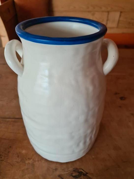 Grote pot, vaas, pul, mat wit blauw aardewerk, 25 cm hoog., Antiek en Kunst, Antiek | Keramiek en Aardewerk, Ophalen of Verzenden