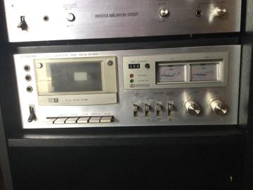 Audio set  hitachi met technicus platenspeler  beschikbaar voor biedingen