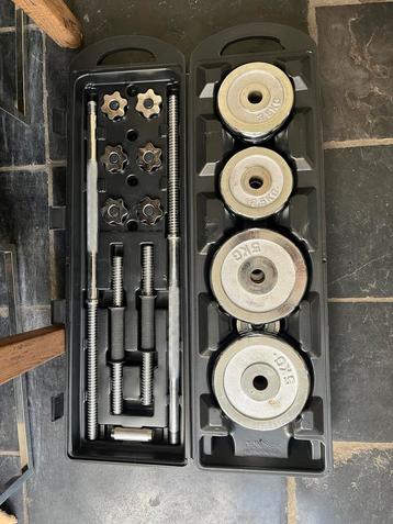 50kg gewichtset met barbel en dumbbells beschikbaar voor biedingen