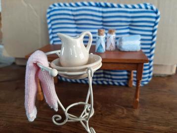 Nieuwe miniaturen voor inrichten van een poppenhuis 1:12 beschikbaar voor biedingen