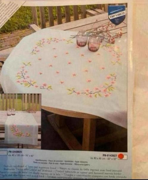 BORDUURPAKKET TAFELKLEED APPELBLOESEM PLUS EXTRA, Hobby en Vrije tijd, Borduren en Borduurmachines, Zo goed als nieuw, Borduurpakket