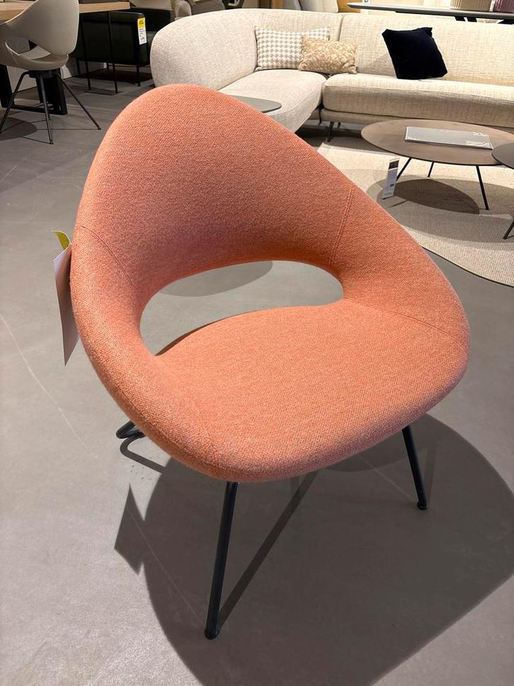 Artifort Shark Lounge Fauteuil - Showroommodel, Huis en Inrichting, Fauteuils, Zo goed als nieuw, Stof, Ophalen