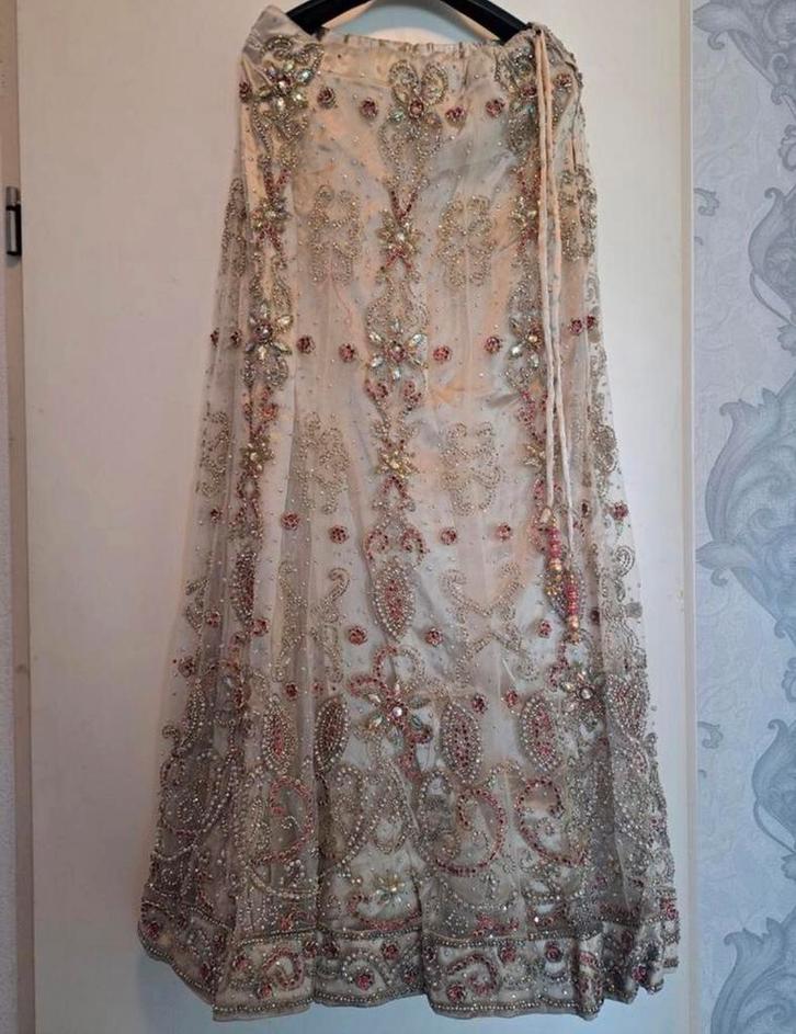 Prachtige Lehenga Ghaghra Choli Jurk, Kleding | Dames, Gelegenheidskleding, Zo goed als nieuw, Beige, Ophalen of Verzenden