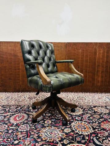 Klassiek Engels Chesterfield Bureaustoel beschikbaar voor biedingen