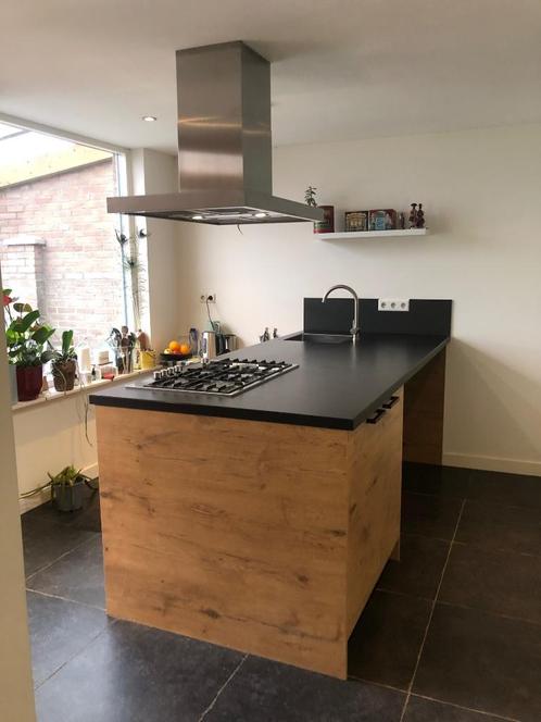 Kookeiland !!, Huis en Inrichting, Keuken | Complete keukens, Zo goed als nieuw, Overige typen, Overige kleuren, Composiet, Met kookeiland