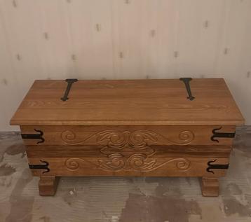 Massief Eiken Houten Kist – Handgesneden – 97 x 42 x 40 cm beschikbaar voor biedingen