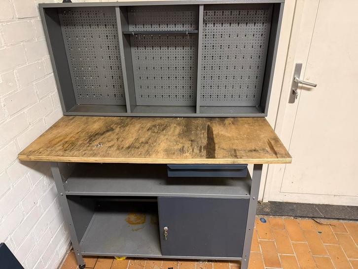 Werkbank met ophanggedeelte - Gebruikt, Doe-het-zelf en Verbouw, Werkbanken, Gebruikt, 120 tot 170 cm, Ophalen