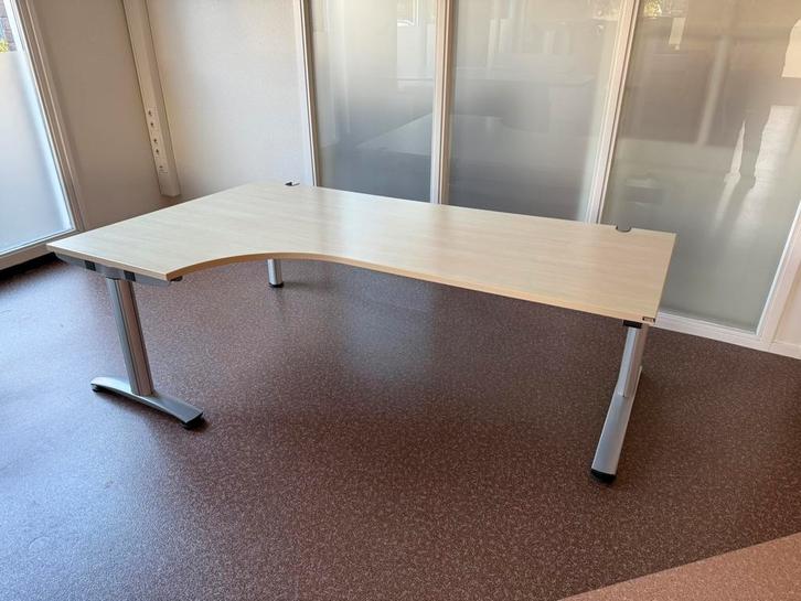 Diverse kantoormeubelen (GRATIS), Huis en Inrichting, Bureaus, Gebruikt, Bureau, Ophalen