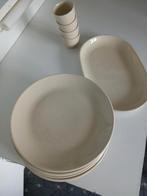 Servies: Boterhambordjes, eierdopjes, vleesschaaltje, Gebruikt, Ophalen of Verzenden, Bord(en), Effen