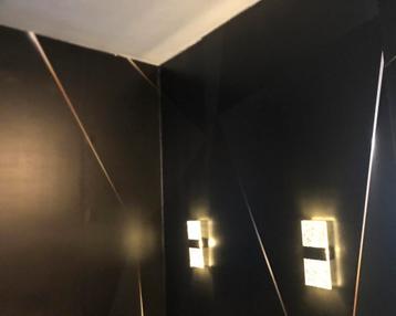 2 ongeopened rollen 3D behang met lijm beschikbaar voor biedingen