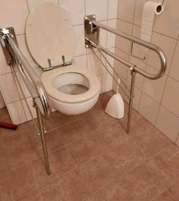 Toilet/armsteun  beschikbaar voor biedingen