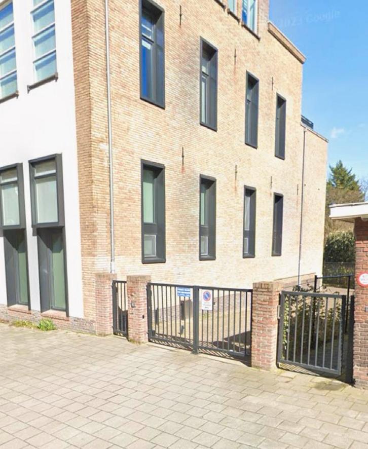 Parkeerplaats te huur in het centrum van Rotterdam, Huizen en Kamers, Garages en Parkeerplaatsen, Rotterdam