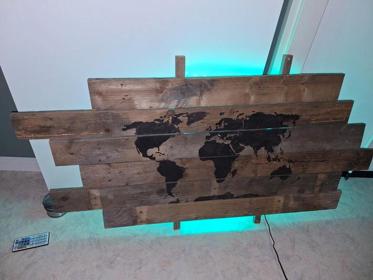 Houten Wereldkaart Wandbord met LED Verlichting, Huis en Inrichting, Woonaccessoires | Wanddecoraties, Gebruikt, Ophalen