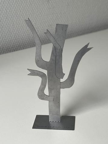 Klaas Gubbels - miniatuur sculptuur in staal 