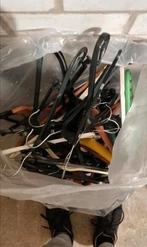 Gratis zak met kleerhangers, Kleding | Dames, Kledinghangers, Ophalen, Zo goed als nieuw, Kunststof