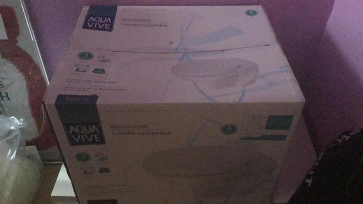 Wandcloset aqua vive nieuw in doos, Doe-het-zelf en Verbouw, Sanitair, Nieuw, Toilet, Steen, Ophalen