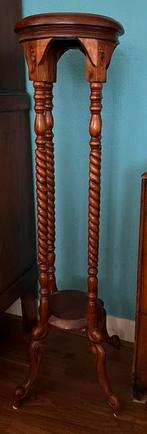 Antiek mooie ronde notenhouten plantentafel, Antiek en Kunst, Ophalen of Verzenden