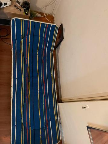 Opklapbed / Logeerbed met Matras beschikbaar voor biedingen