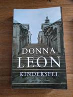 Kinderspel - Donna Leon, Gelezen, Donna Leon, Ophalen of Verzenden, Nederland