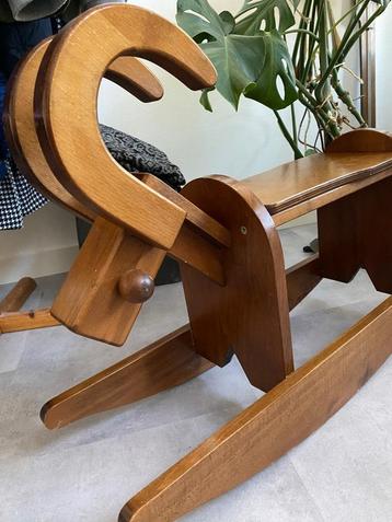 Houten vintage hobbelpaard  beschikbaar voor biedingen