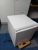 Tomado TFM4401W mini vriezer 34L, Witgoed en Apparatuur, Vriezers en Diepvrieskisten, Minder dan 85 cm, Minder dan 60 cm, Zo goed als nieuw