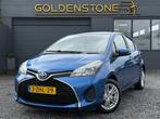 Toyota Yaris 1.5 Hybrid Aspiration Navi,Camera,102pk,Clima,C, Auto's, Gebruikt, Euro 6, 4 cilinders, Blauw