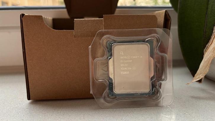 Intel Core i5-12400F Processor met Cooler, Computers en Software, Processors, Zo goed als nieuw, 6-core, 3 tot 4 Ghz, Ophalen