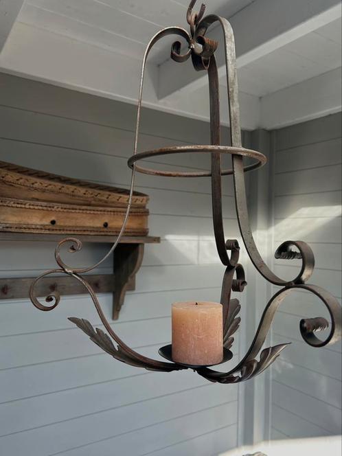 Smeedijzeren kroonluchter voor één kaars sober sleets roest, Antiek en Kunst, Curiosa en Brocante, Ophalen of Verzenden