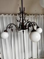 Bronzen hanglamp mooi oud patin,met 4 witte opaline bollen, Ophalen