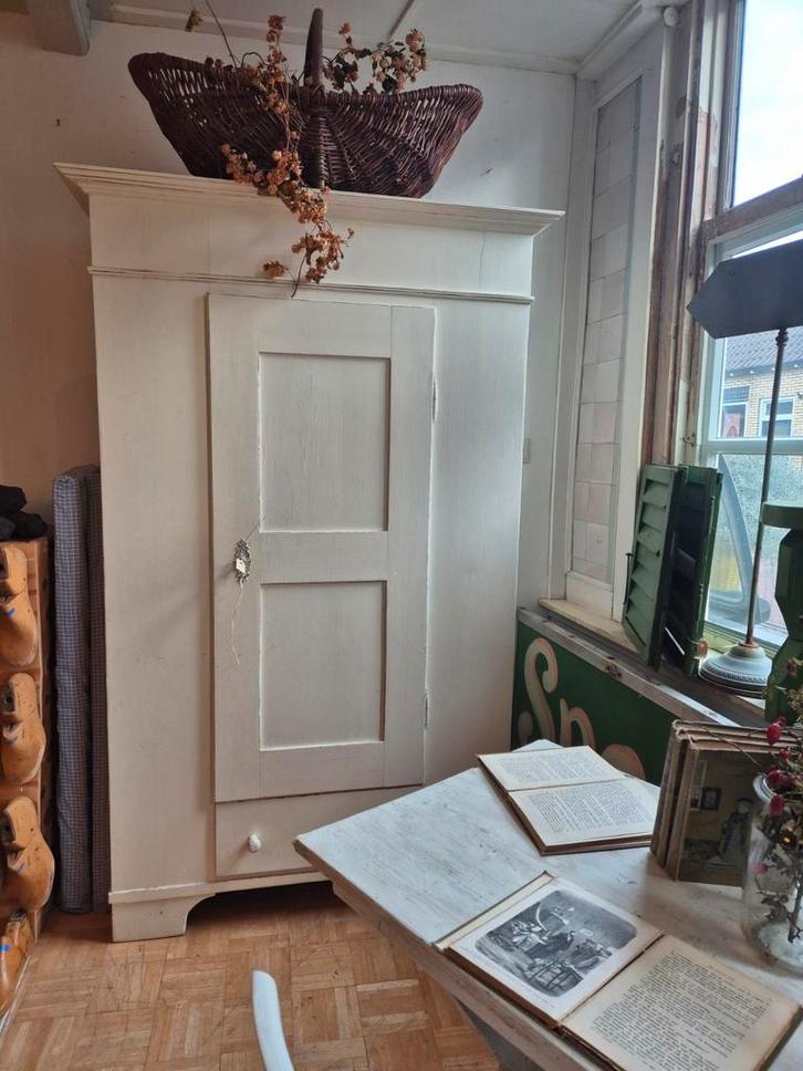 Zeer oude Duitse spinde/ kledingkast/keukenkast, Antiek en Kunst, Antiek | Meubels | Kasten, Ophalen