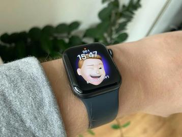 Apple watch SE 40mm zwart beschikbaar voor biedingen