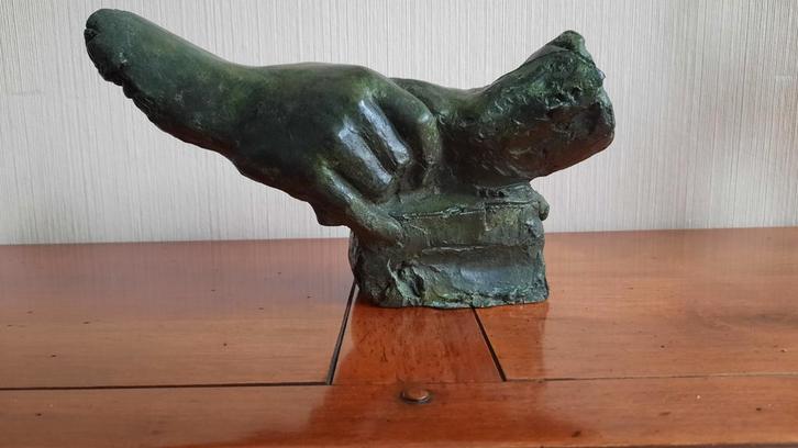 brons beeld van handen schudden groen gemerkt, Antiek en Kunst, Kunst | Beelden en Houtsnijwerken, Ophalen of Verzenden
