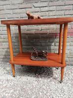 Danish design furniture. Ca'40/'60. Ronde poten/metalen wiel, Ophalen