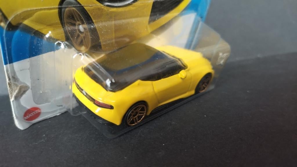 Nissan 400 Z Yellow 1:64 3inch Hotwheels Pol, Auto, Ophalen of Verzenden, Zo goed als nieuw, Mattel