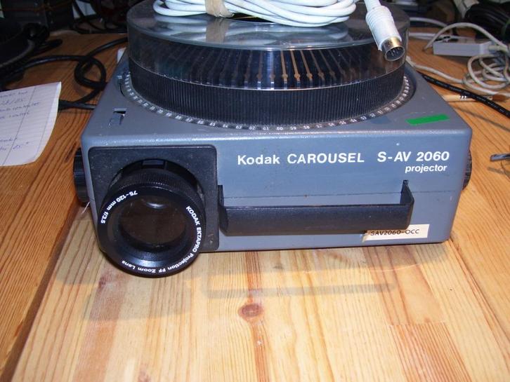 Kodak Carousel 2060 diaprojector, Audio, Tv en Foto, Diaprojectors, Gebruikt, Ophalen of Verzenden