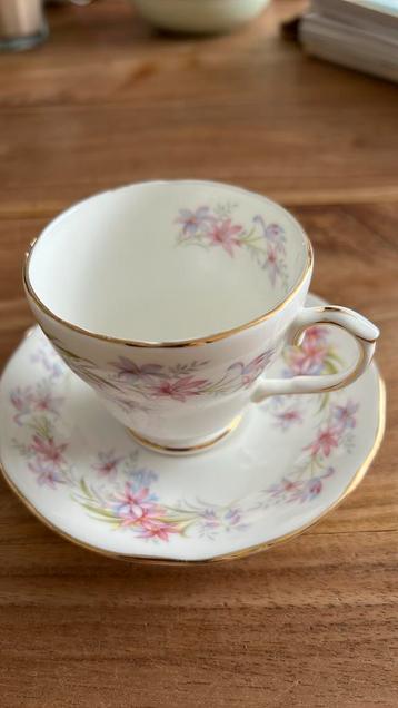 Duchess Bone China England, Riversong, kop en schotel 