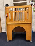 Hoge box voor een kinderopvang.