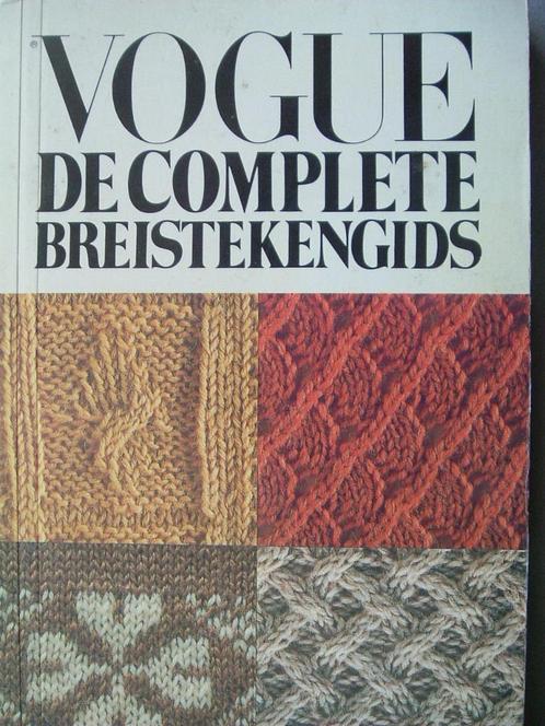Vogue - De complete breistekengids., Boeken, Mode, Gelezen, Mode algemeen, Ophalen of Verzenden