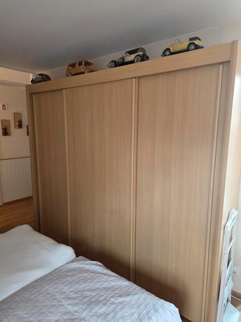 Grote schuifdeurkast met veel ruimte, Huis en Inrichting, Kasten | Kledingkasten, Gebruikt, 200 cm of meer, 150 tot 200 cm, 50 tot 75 cm