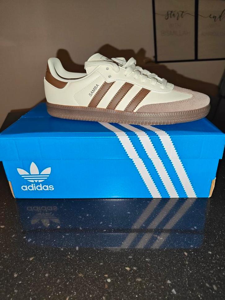 Merk Adidas

Model Samba OG

Maat 41,5, Kleding | Heren, Schoenen, Nieuw, Ophalen of Verzenden