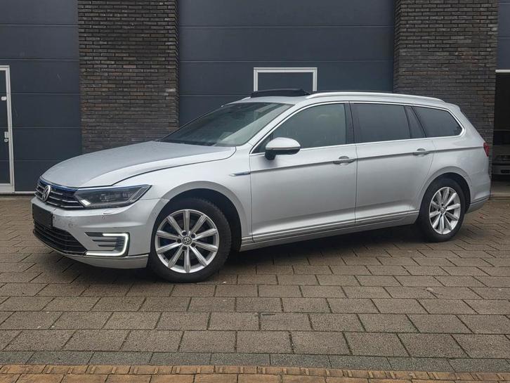 Volkswagen Passat GTE 220PK 2017 DSG Panorama HUD Leer 360°, Auto diversen, Schadeauto's, Automaat, Hybride Elektrisch/Benzine