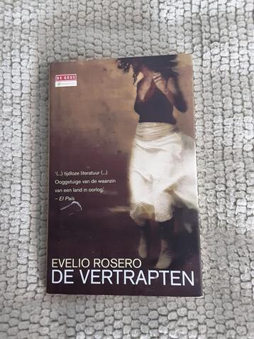 Evelio Rosero----De vertrapten beschikbaar voor biedingen
