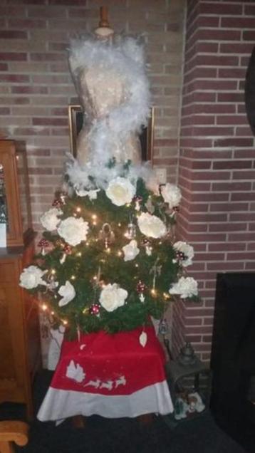 Kerstboom Pas Pop met verlichting en boa. beschikbaar voor biedingen